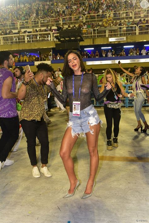 Bruna Marquezine's Rio Carnival Spectacular: A Celebration of Samba, Glamour, and Unexpected Twists!